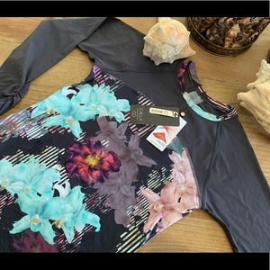 CALIA by Carrie Underwood Rashguard Size SMALL